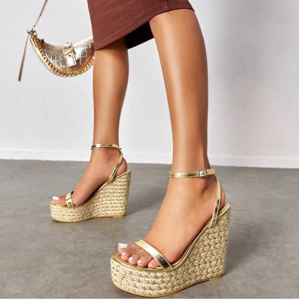Women Shoes Fashion Metallic Ankle Strap Lightweight Vacation Gold Wedge Sandals - Picture 4 of 6